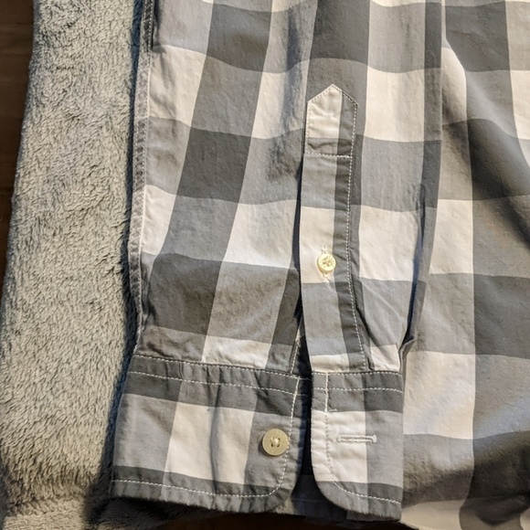 Long sleeve button shirt - Picture 4 of 4